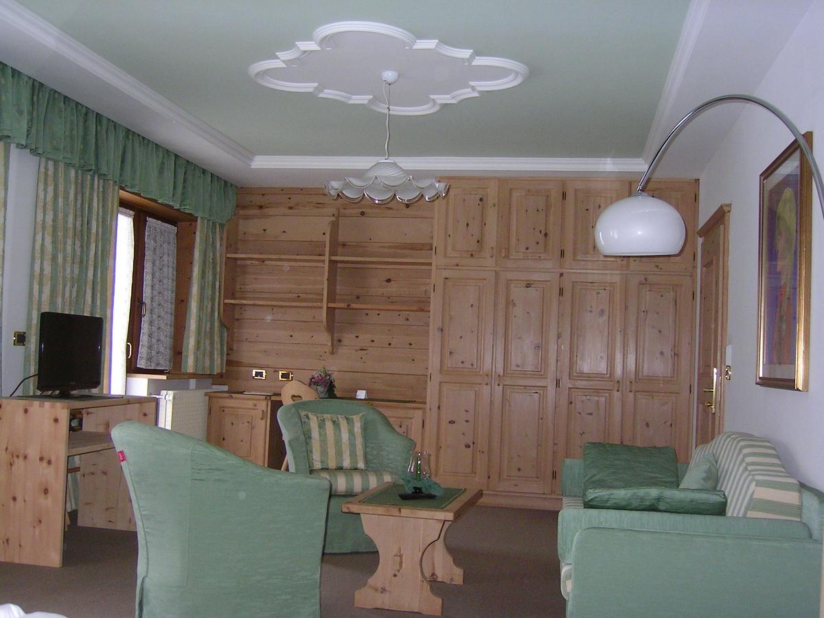 Hotel Garni Royal Arabba Exterior photo