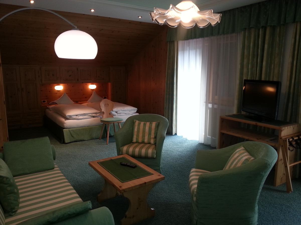 Hotel Garni Royal Arabba Exterior photo